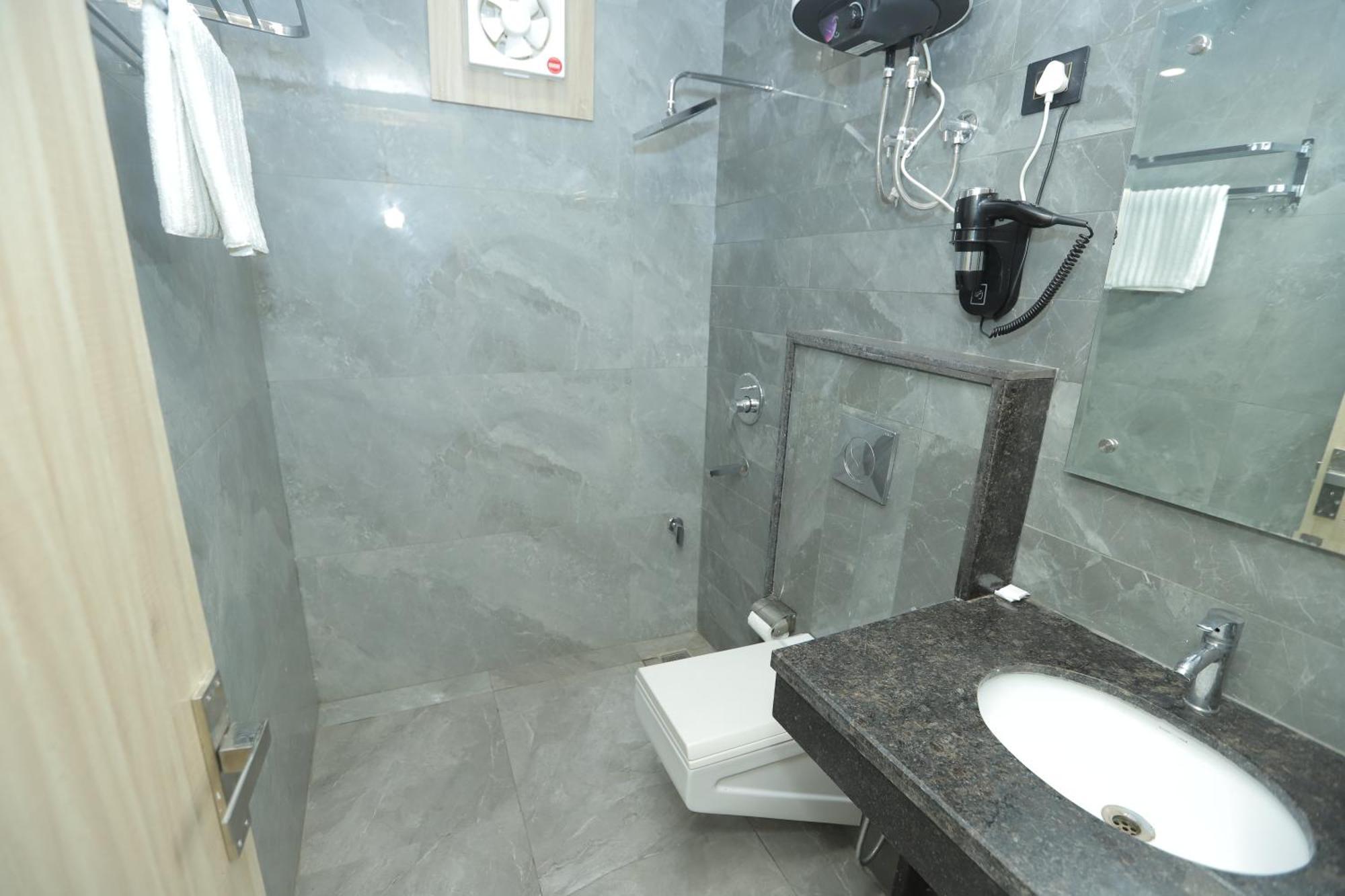 Zed - Delhi International Airport Bed & Breakfast