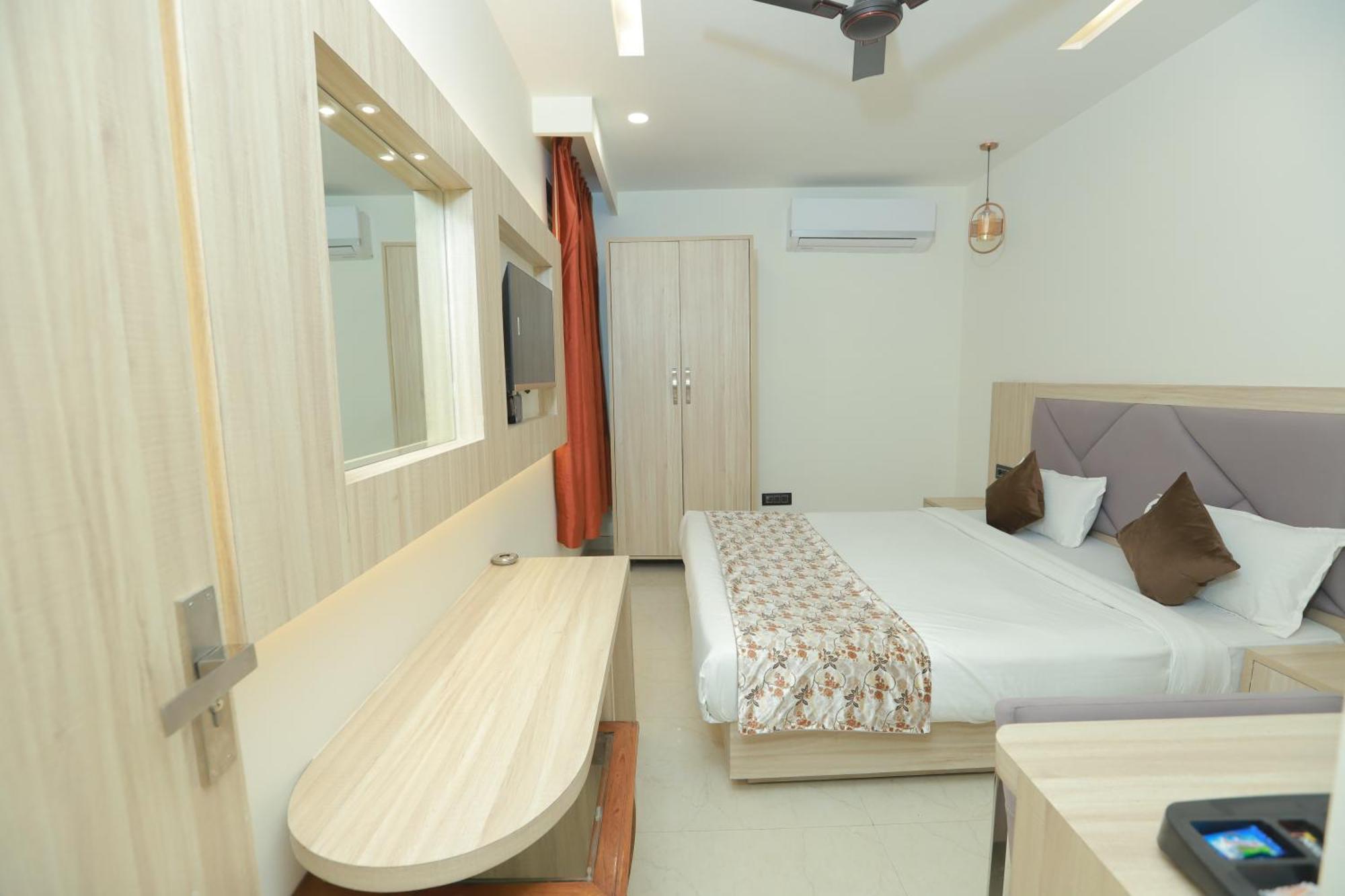Zed - Delhi International Airport 3*