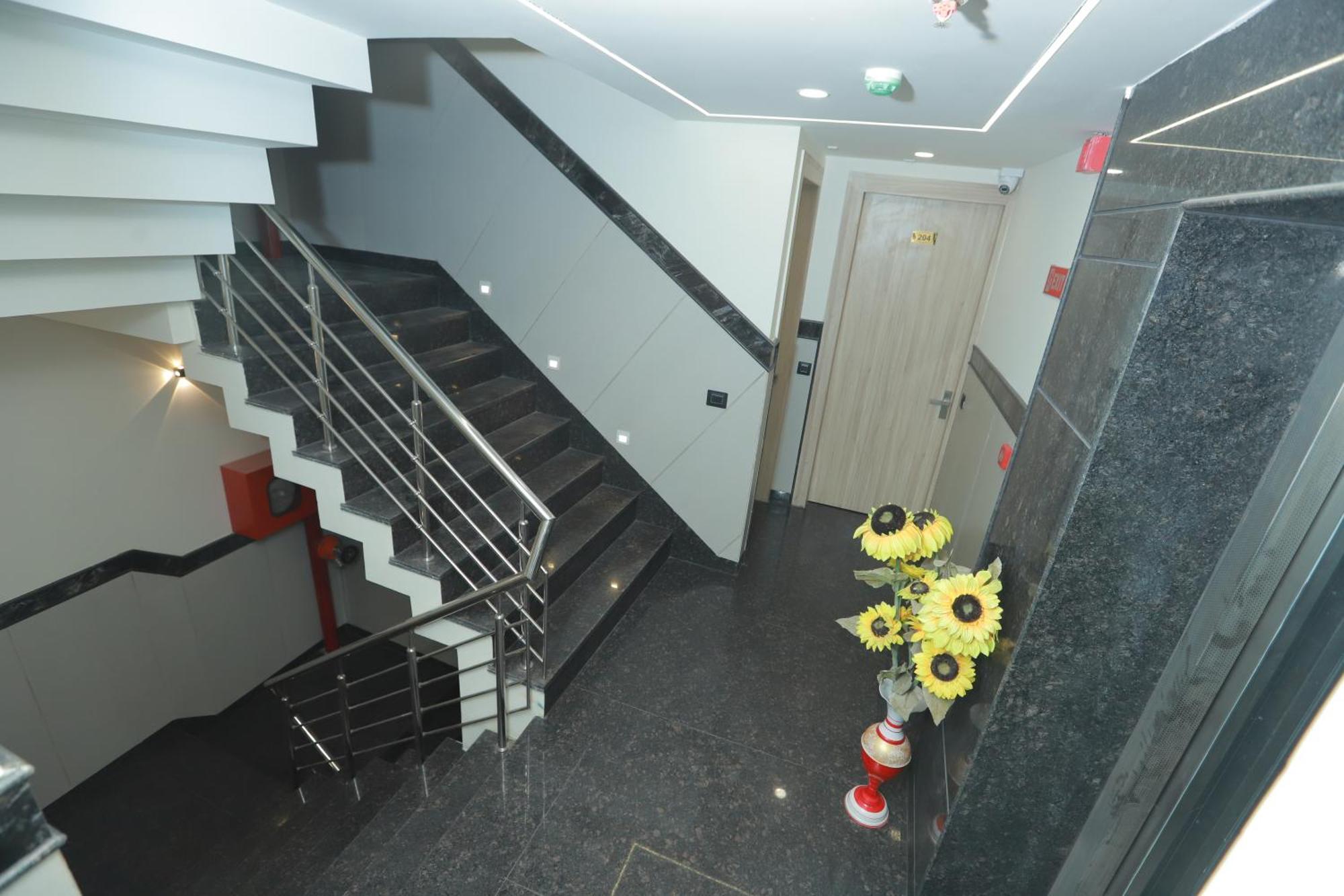 Zed - Delhi International Airport Bed & Breakfast 3*