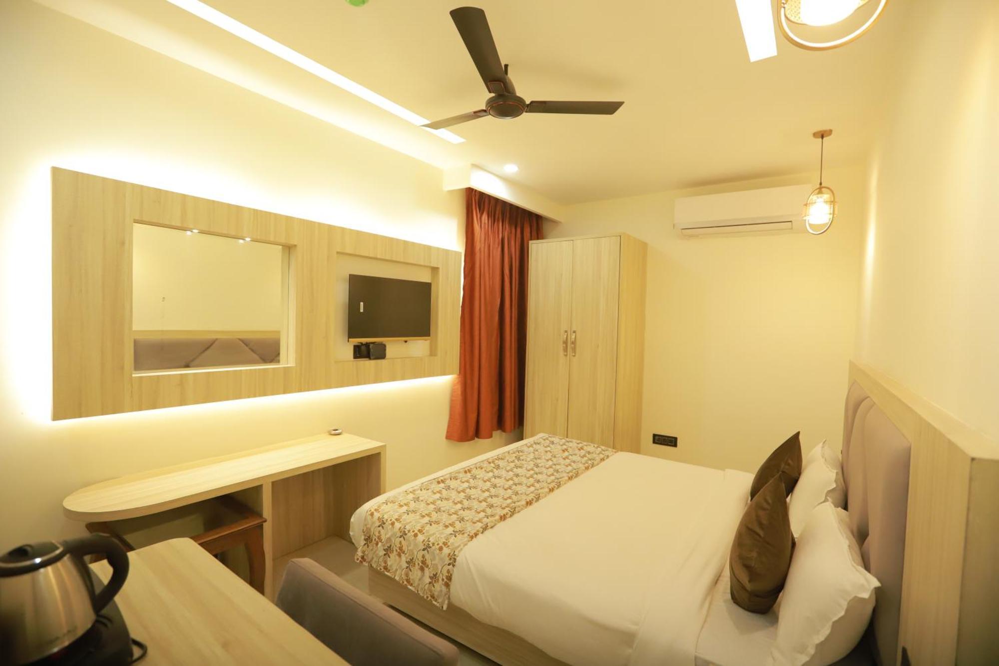 Zed - Delhi International Airport Bed & Breakfast 3*