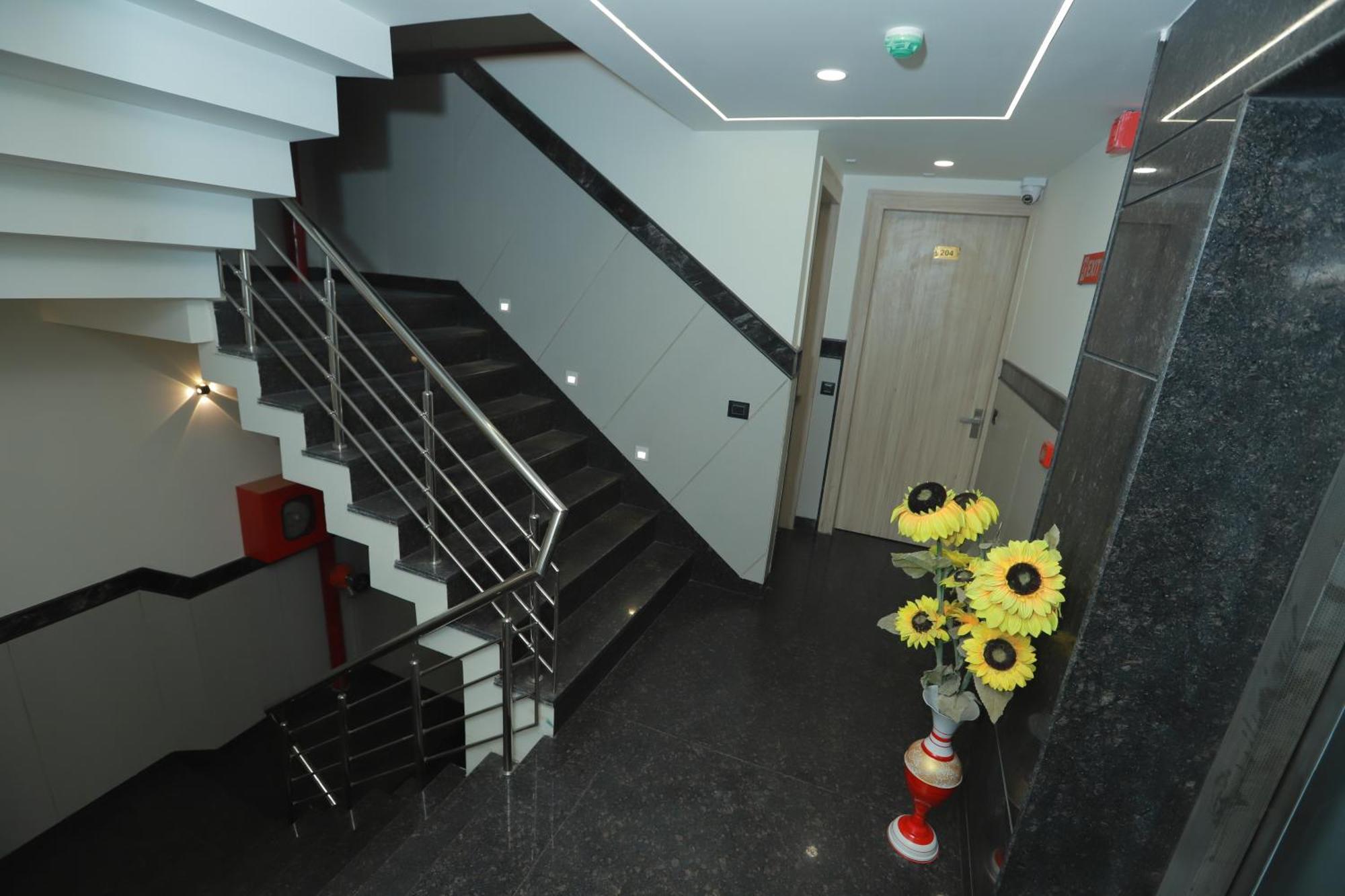 Zed - Delhi International Airport Bed & Breakfast 3*